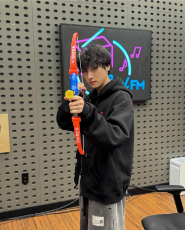 Monsta X I.M Kiss The Radio